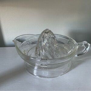 Clear Glass Plaid Orange Juicer Citrus Squeezer Lemon Reamer Ribbed 8in w/Spout